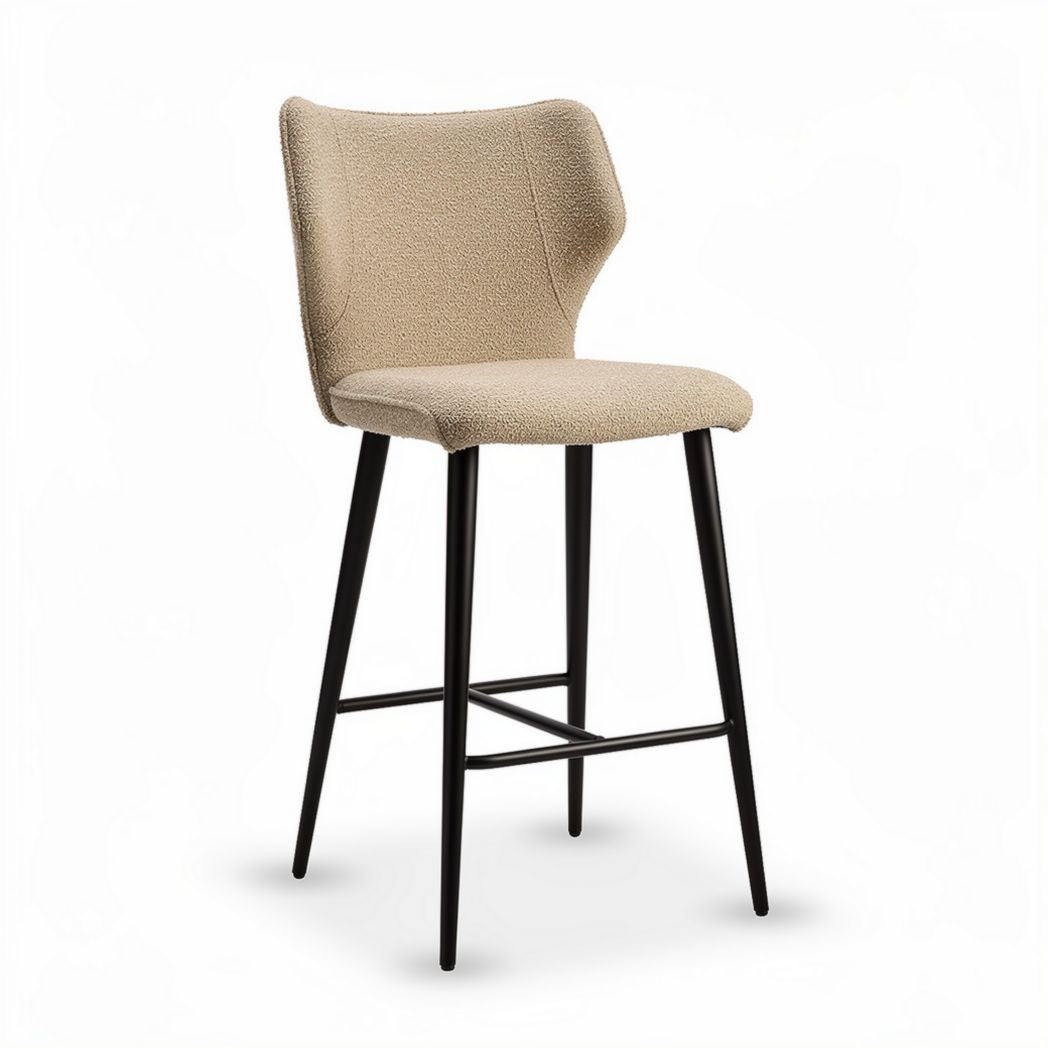 Hedendaagse barkruk met stoffen zitting in beige en metalen poten 40 x 45 x 100cm